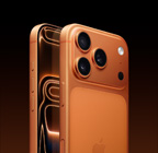 iPhone 17 Pro u kozmički narančastoj boji, prikaz stražnje strane pod kutom, sustav kamera Pro Fusion na izdignutom dijelu pri vrhu, tipka kontrole kamere, prikaz prednje strane uređaja koju u cijelosti prekriva ekran, tipka postupka i tipke za glasnoću